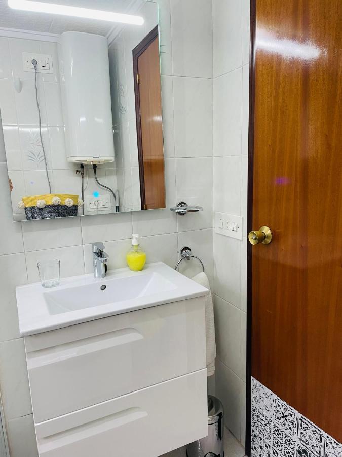 Sagunto Cozy 2-Bedroom Serviced Apartment With Netflix מראה חיצוני תמונה